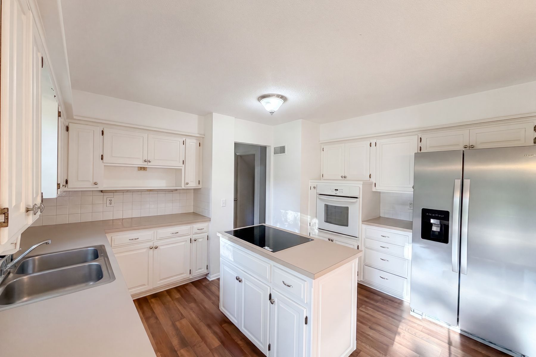 Photo 2 of 19 of 5243 N Lydia Ave, Kansas City, MO