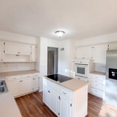 Property photo 2 of 5243 N Lydia Ave