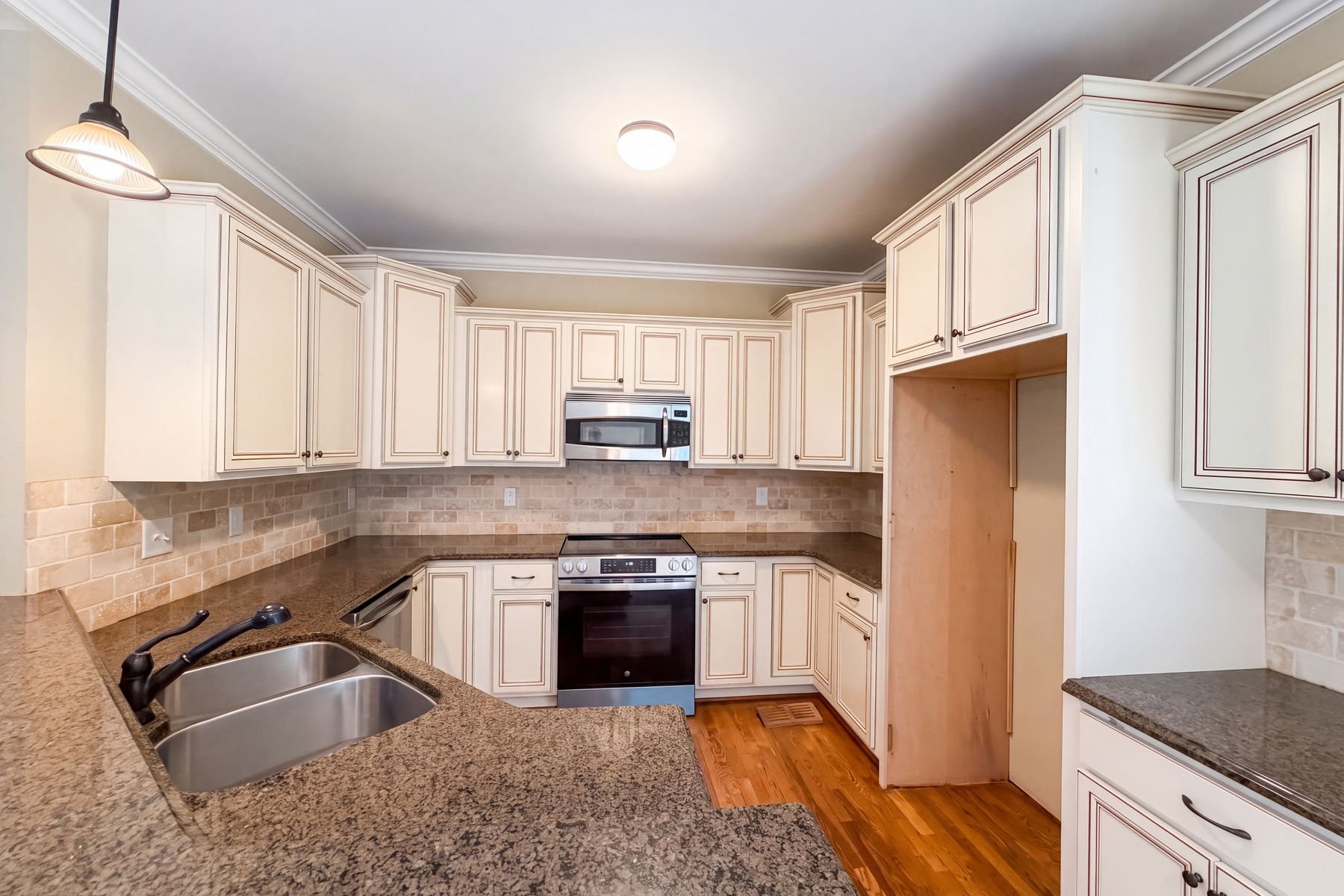 Photo 2 of 25 of 5474 Alamo Dr, Winston Salem, NC