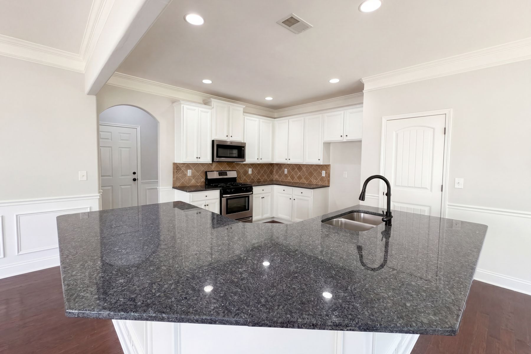 Photo 2 of 33 of 248 Colfax Dr, Boiling Springs, SC