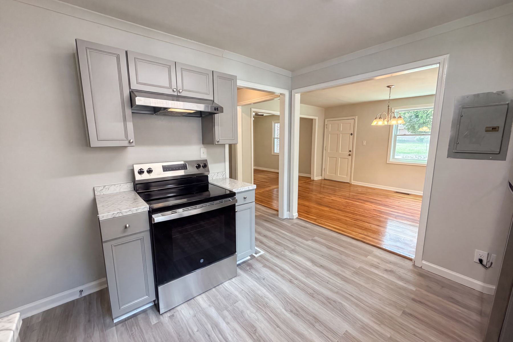 Property photo 3 of 2257 Chappelle St