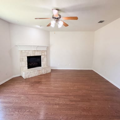 Property photo 3 of 1421 Sparrow Dr