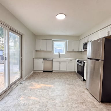 Property photo 2 of 14743 Ronnie Ln