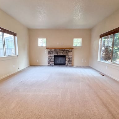 Property photo 3 of 2817 SE Condor Ave