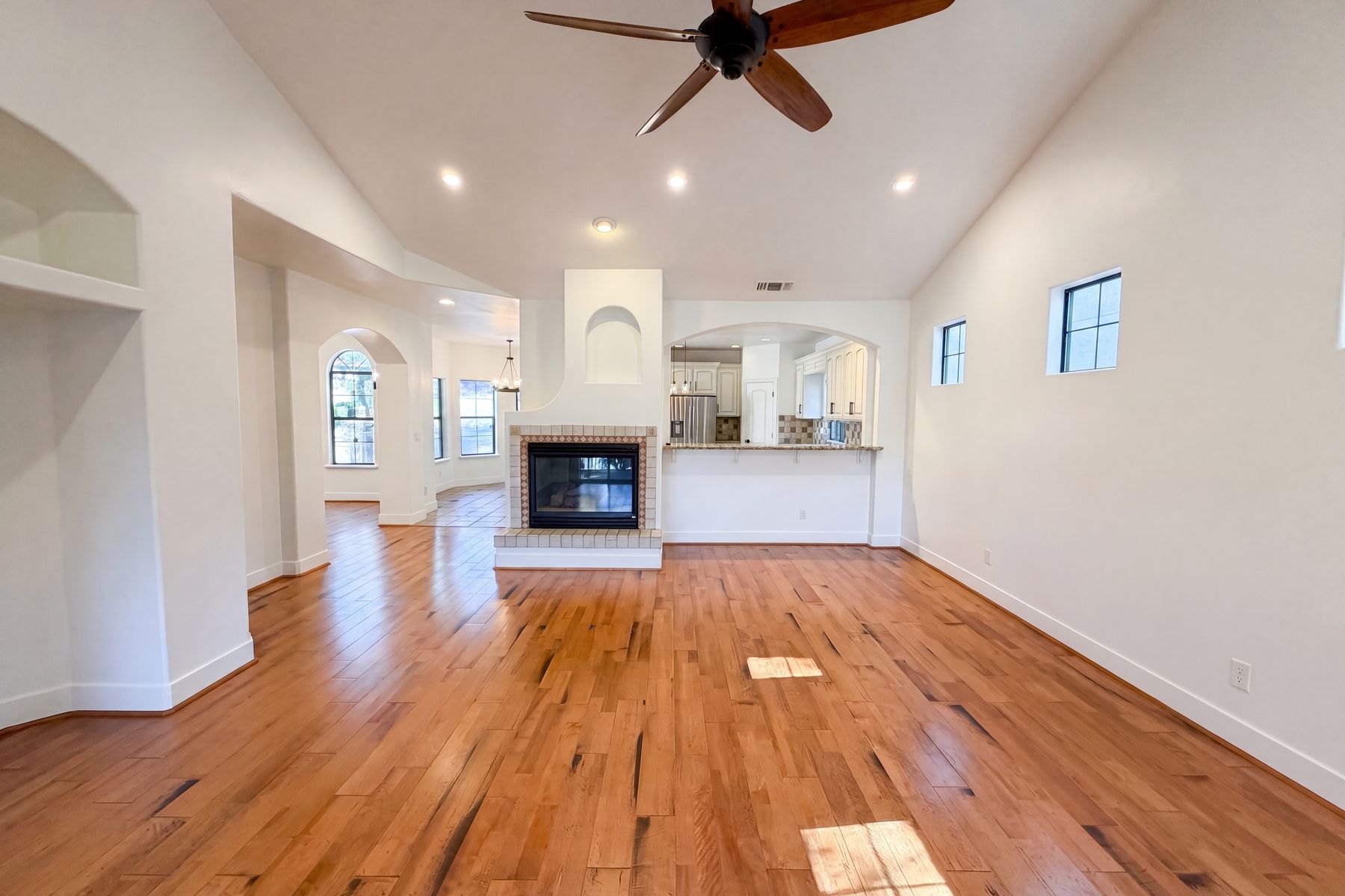 Property photo 3 of 3172 Chasen Dr