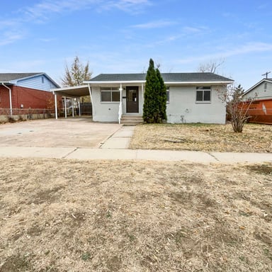 Property photo 1 of 2127 Saranac Dr