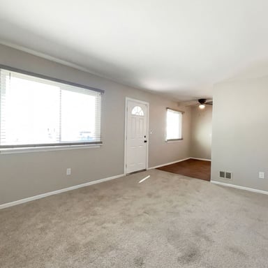 Property photo 3 of 7912 Pine St