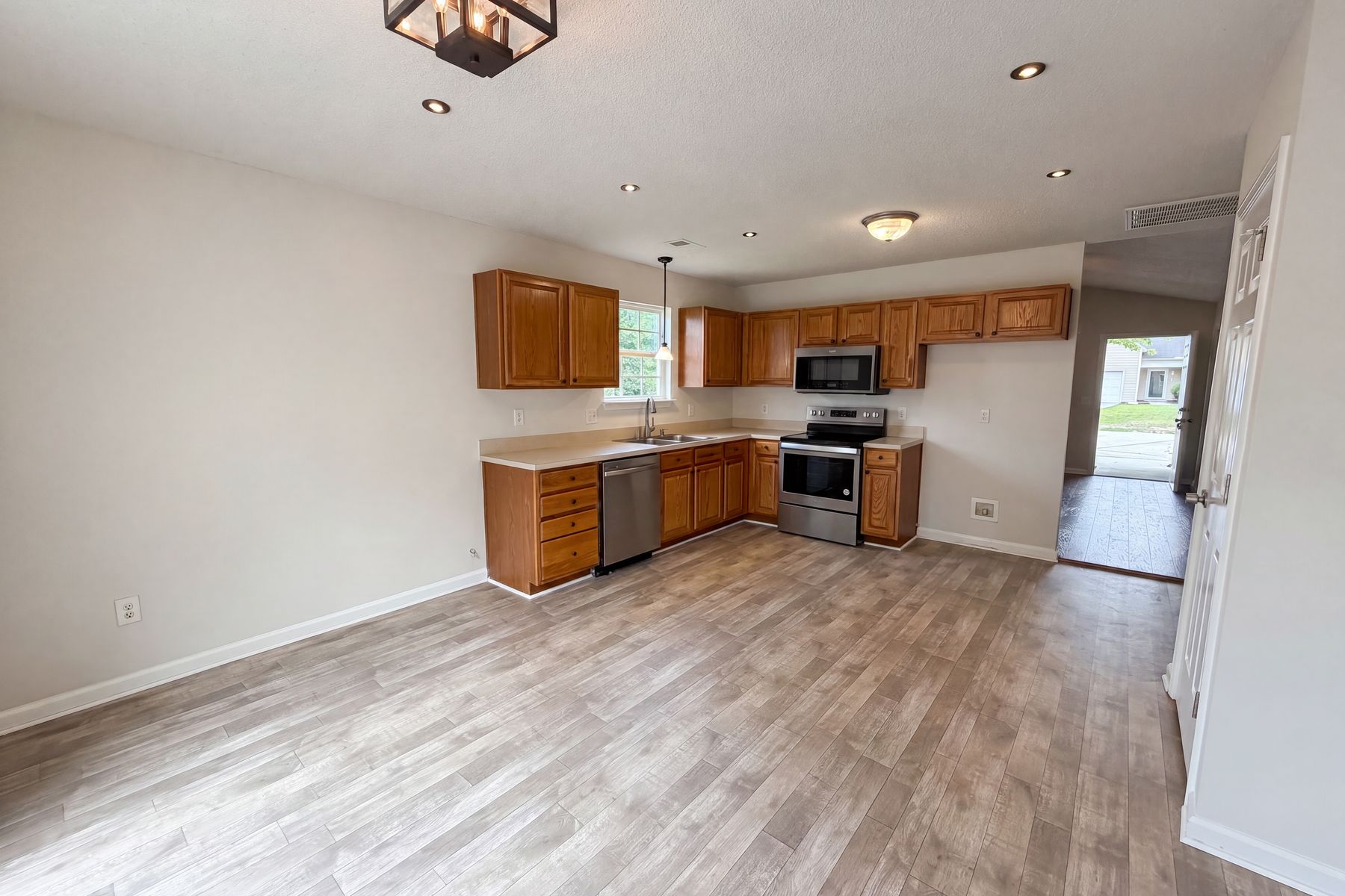 Photo 2 of 19 of 58 Crossvine Ct, Columbia, SC
