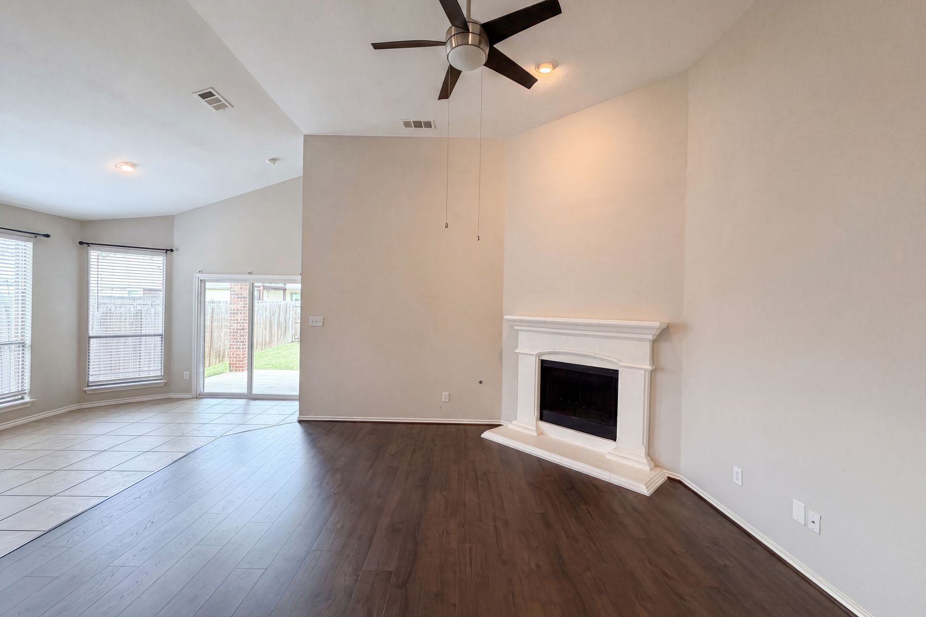 Property photo 3 of 1205 Kachina Ln