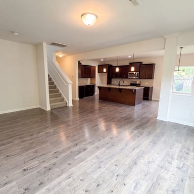 Property photo 3 of 5627 Barclay Ct