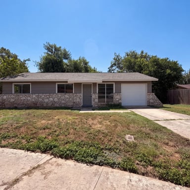 Property photo 1 of 102 Dartmoor Dr