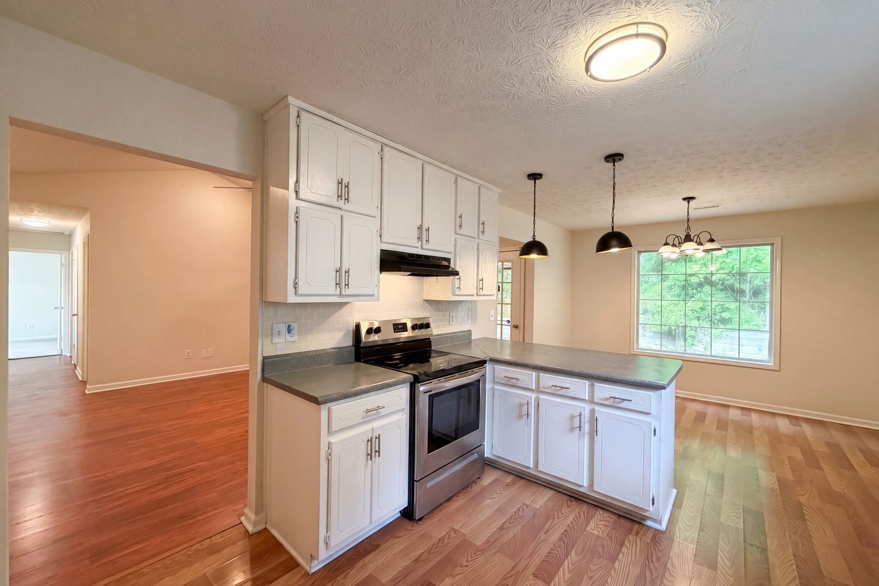 Photo 2 of 22 of 430 Cornwallis Way, Fayetteville, GA