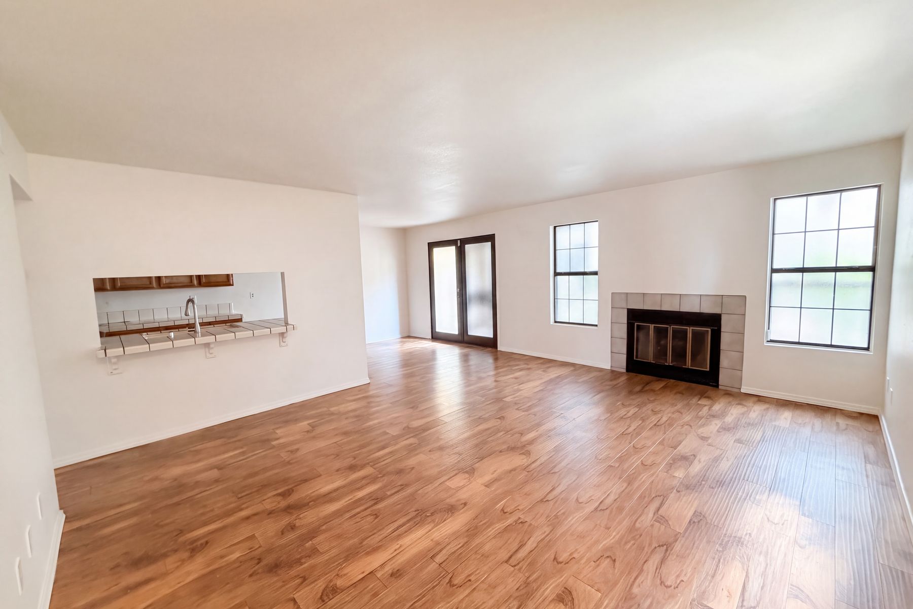 Property photo 3 of 5056 Jeffreys St Unit 102