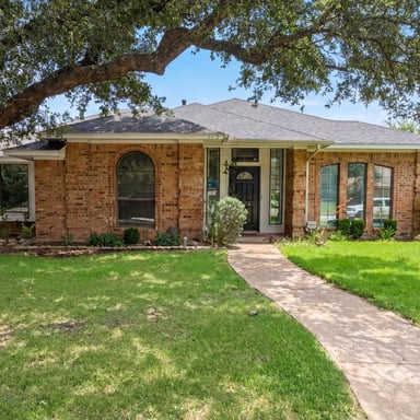 Property photo 1 of 6712 Coach House Ln