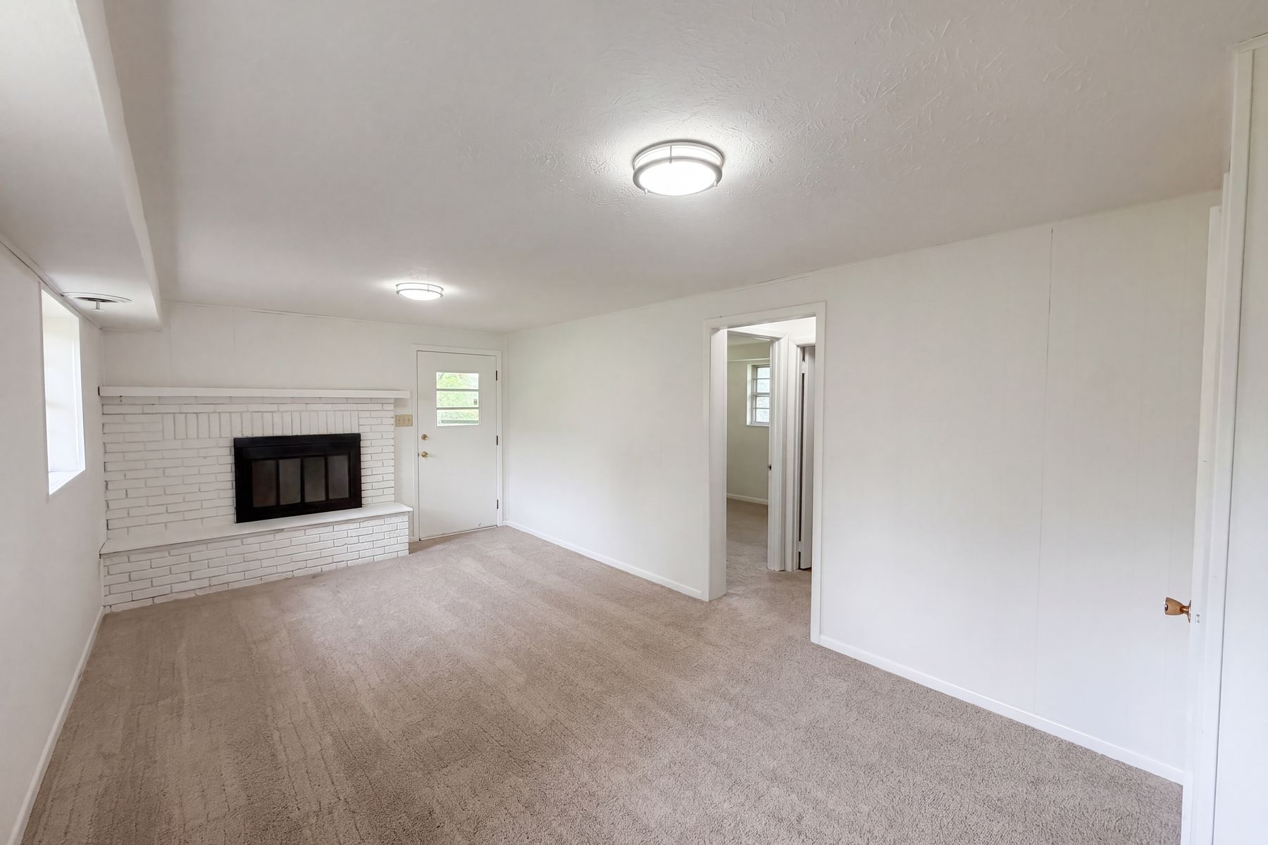 Property photo 3 of 508 Bromley Ln