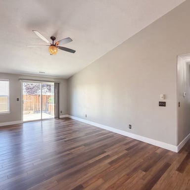 Property photo 3 of 140 W 13th St
