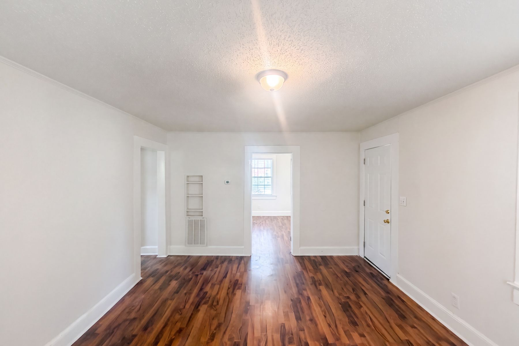 Property photo 3 of 920 Elm St