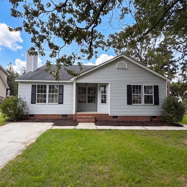 Property photo 1 of 204 N Crossing Dr