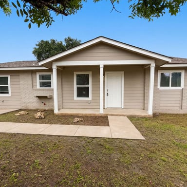 Property photo 1 of 3702 Autumn Ln