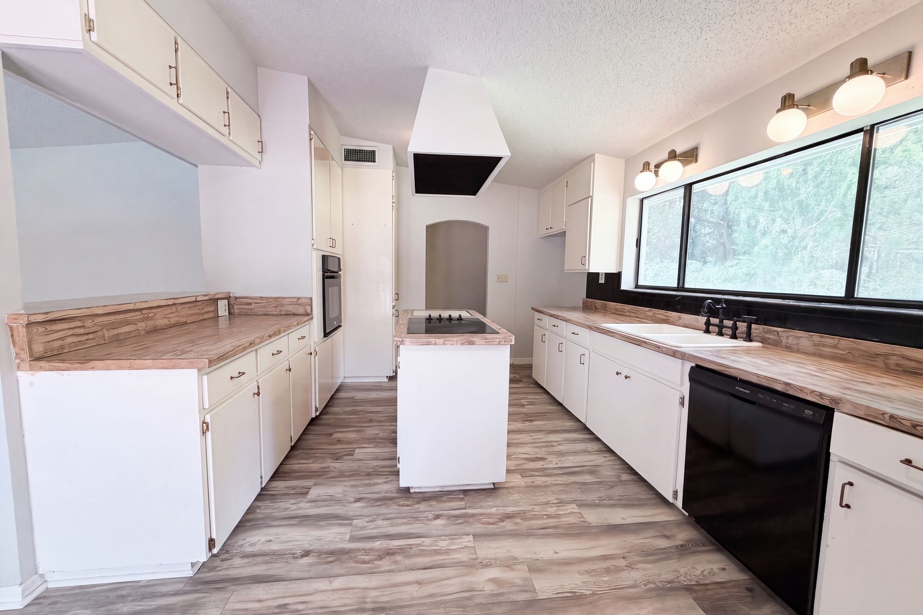 Photo 2 of 21 of 1605 Raiford Rd, Starke, FL