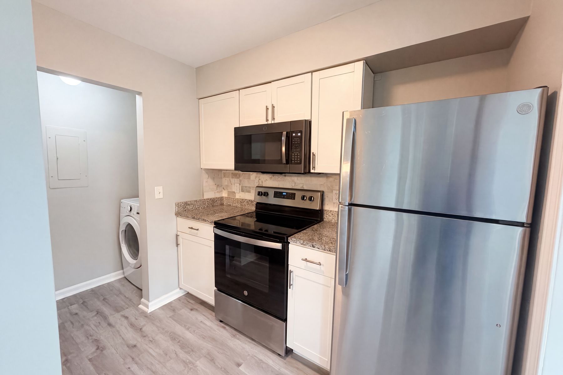Photo 2 of 17 of 407 Summit Ridge Pl, Nashville, TN