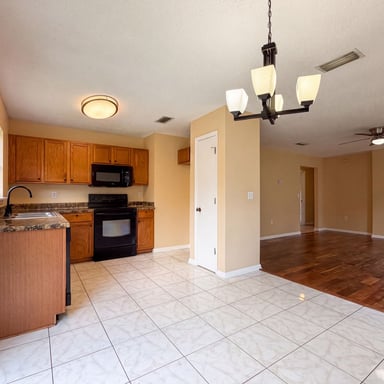 Property photo 2 of 7923 Cherry Blossom Dr N