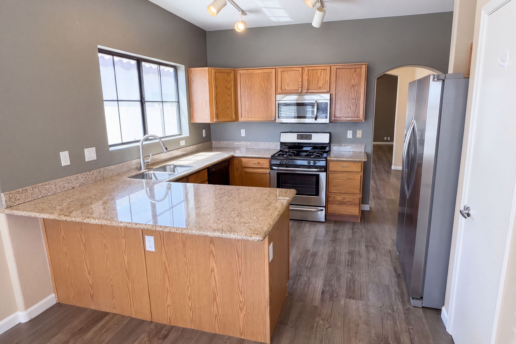 Photo 2 of 27 of 8928 W Cherry Hills Dr, Peoria, AZ