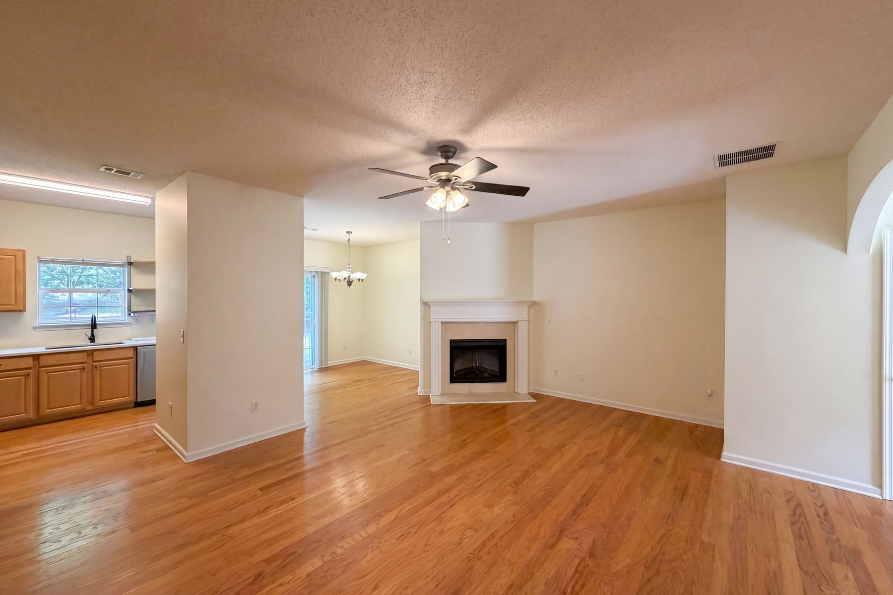 Property photo 3 of 2350 Heritage Park Cir NW