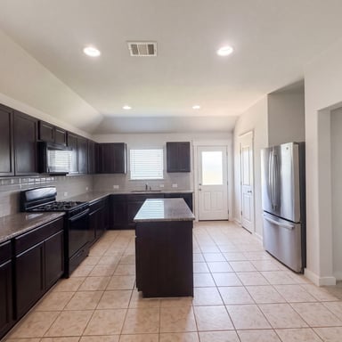 Property photo 2 of 5909 Urbano Bnd