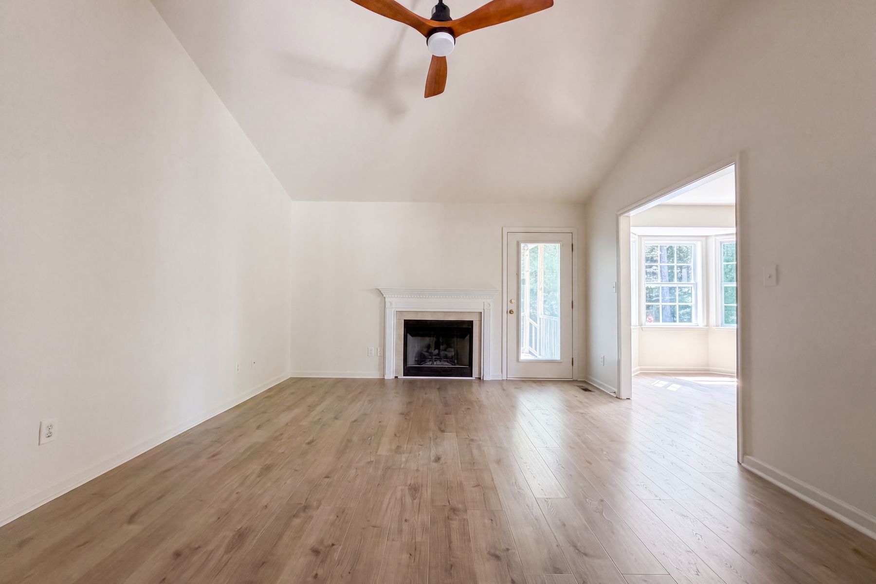 Property photo 3 of 105 Gentle Rio Ct