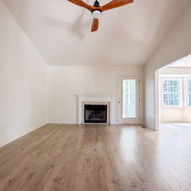Property photo 3 of 105 Gentle Rio Ct