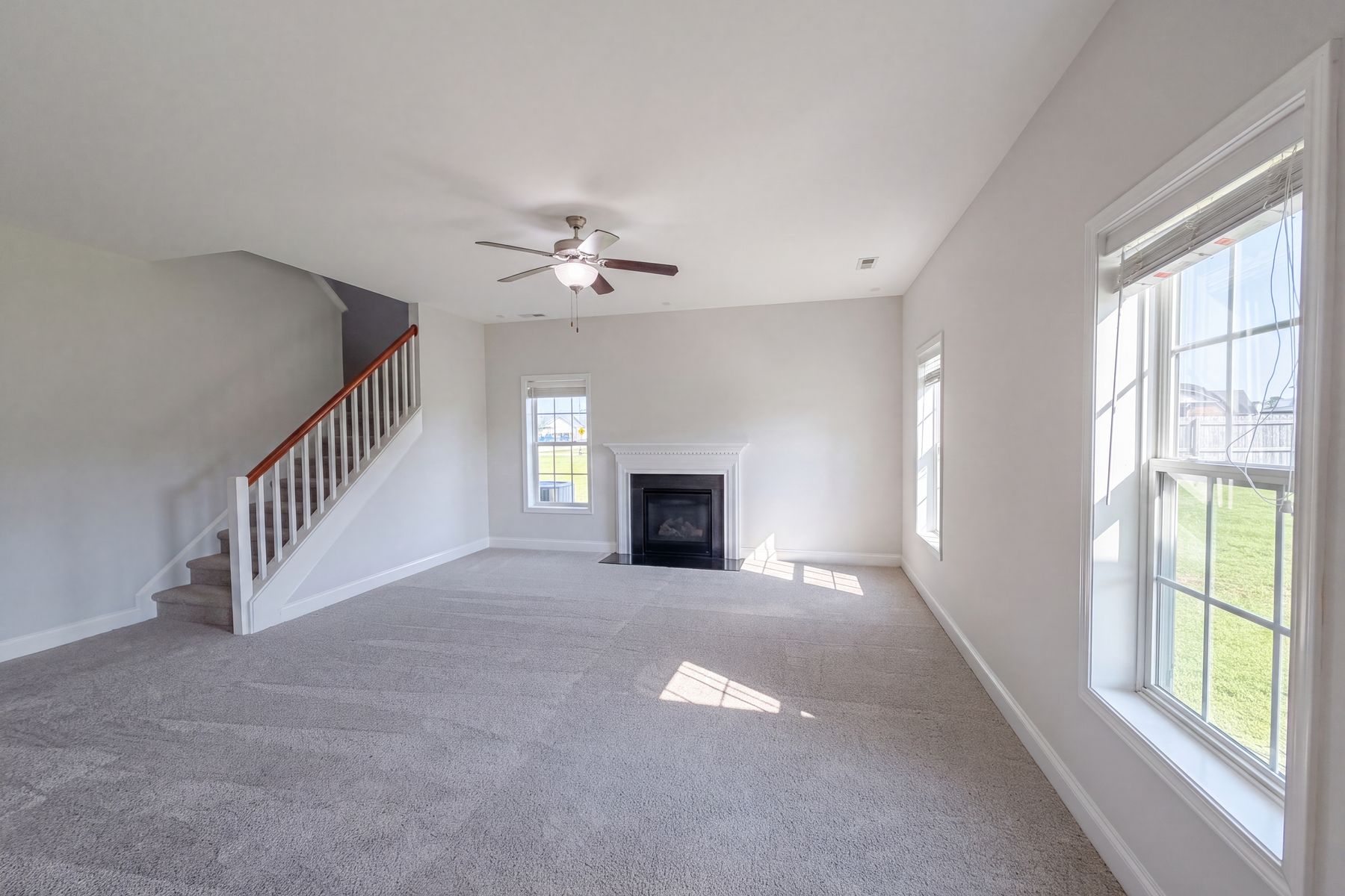 Property photo 3 of 940 Pecan Grove Loop