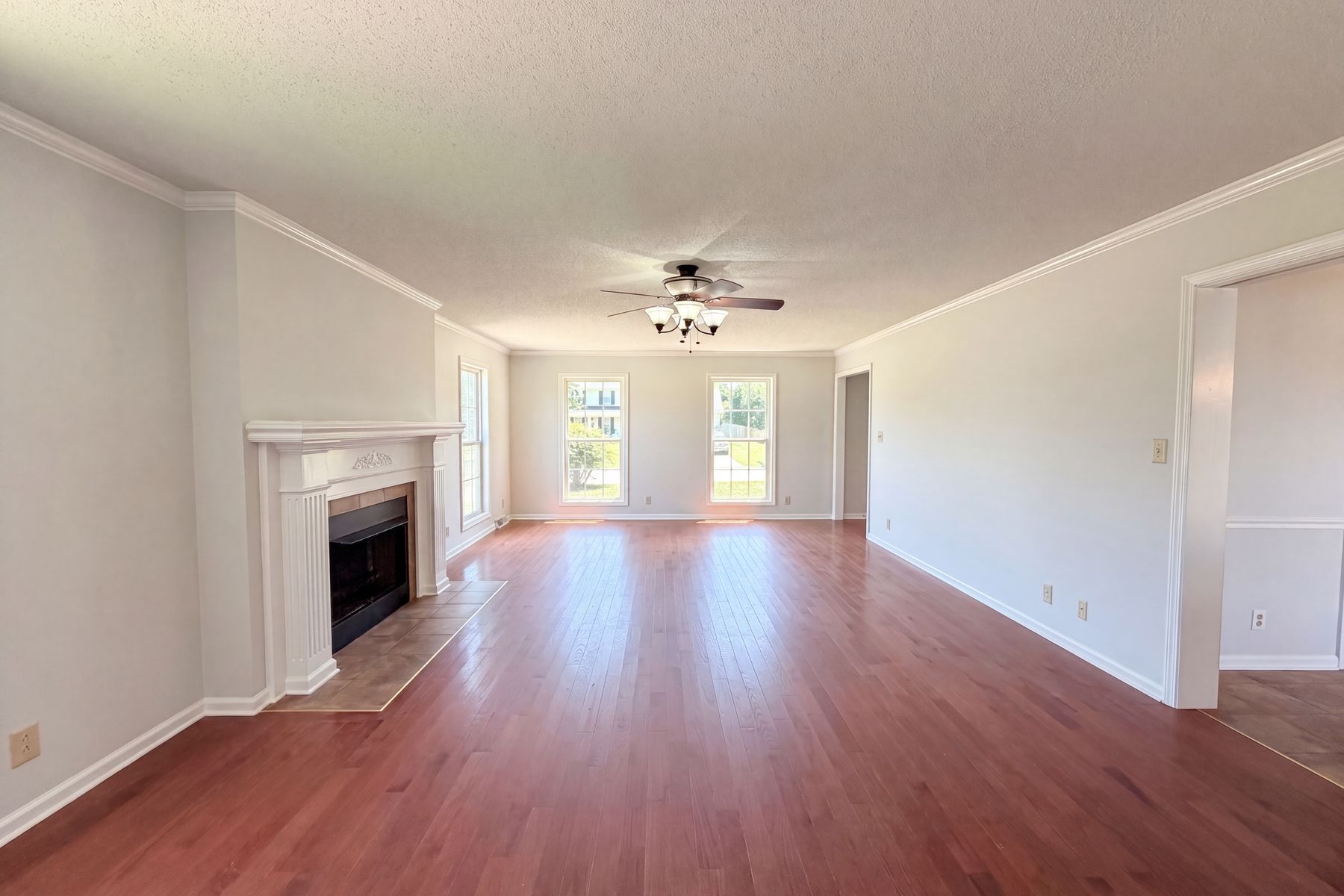 Property photo 3 of 1117 Thornberry Dr