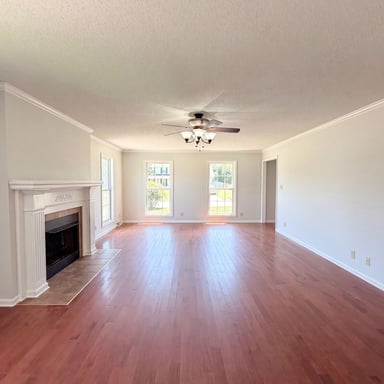 Property photo 3 of 1117 Thornberry Dr