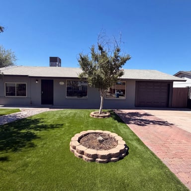 Property photo 1 of 2027 W Corrine Dr
