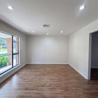 Property photo 3 of 9538 Skyline Dr