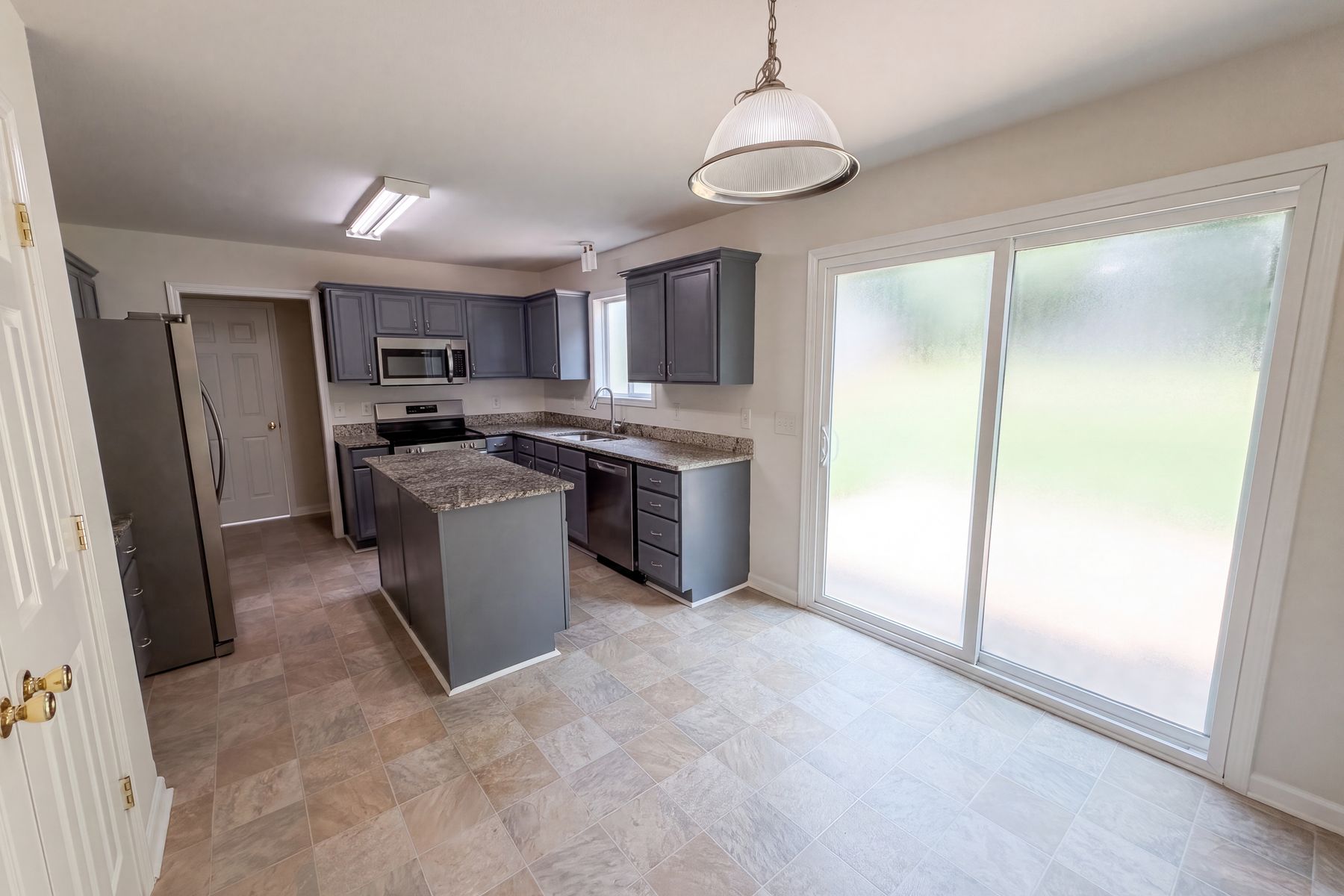 Photo 2 of 17 of 5714 Waverly Lynn Ln, Charlotte, NC