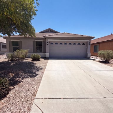 Property photo 1 of 1321 W Matthews Dr
