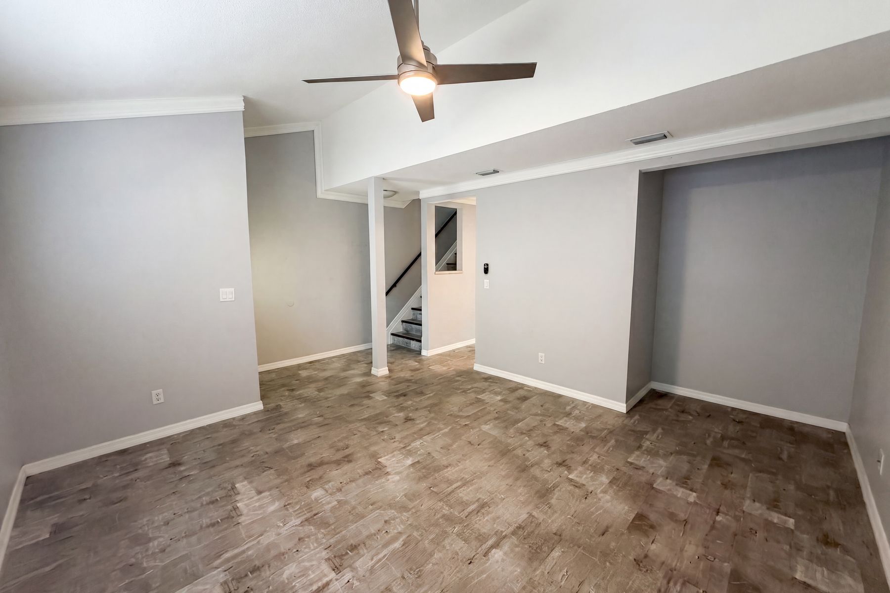 Property photo 3 of 2308 S Park Ave