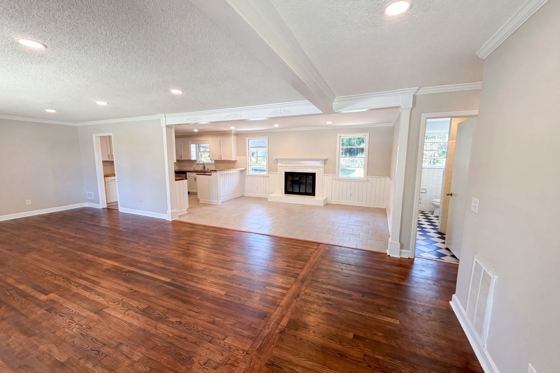 Property photo 3 of 1817 Neptune Dr