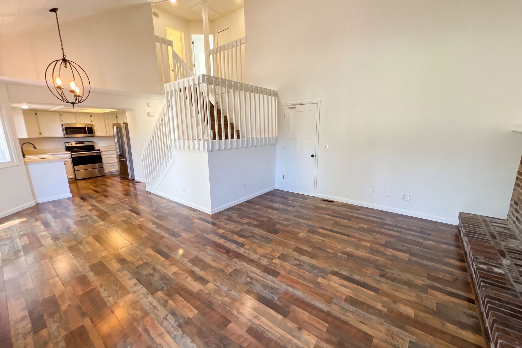 Property photo 3 of 9938 Garland Dr