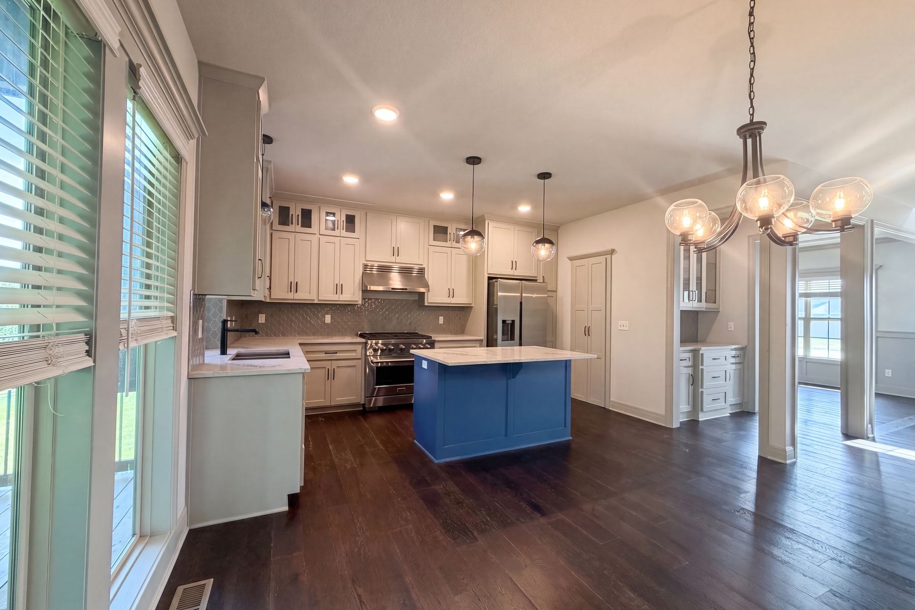 Photo 2 of 34 of 7540 N Amity Ave, Kansas City, MO