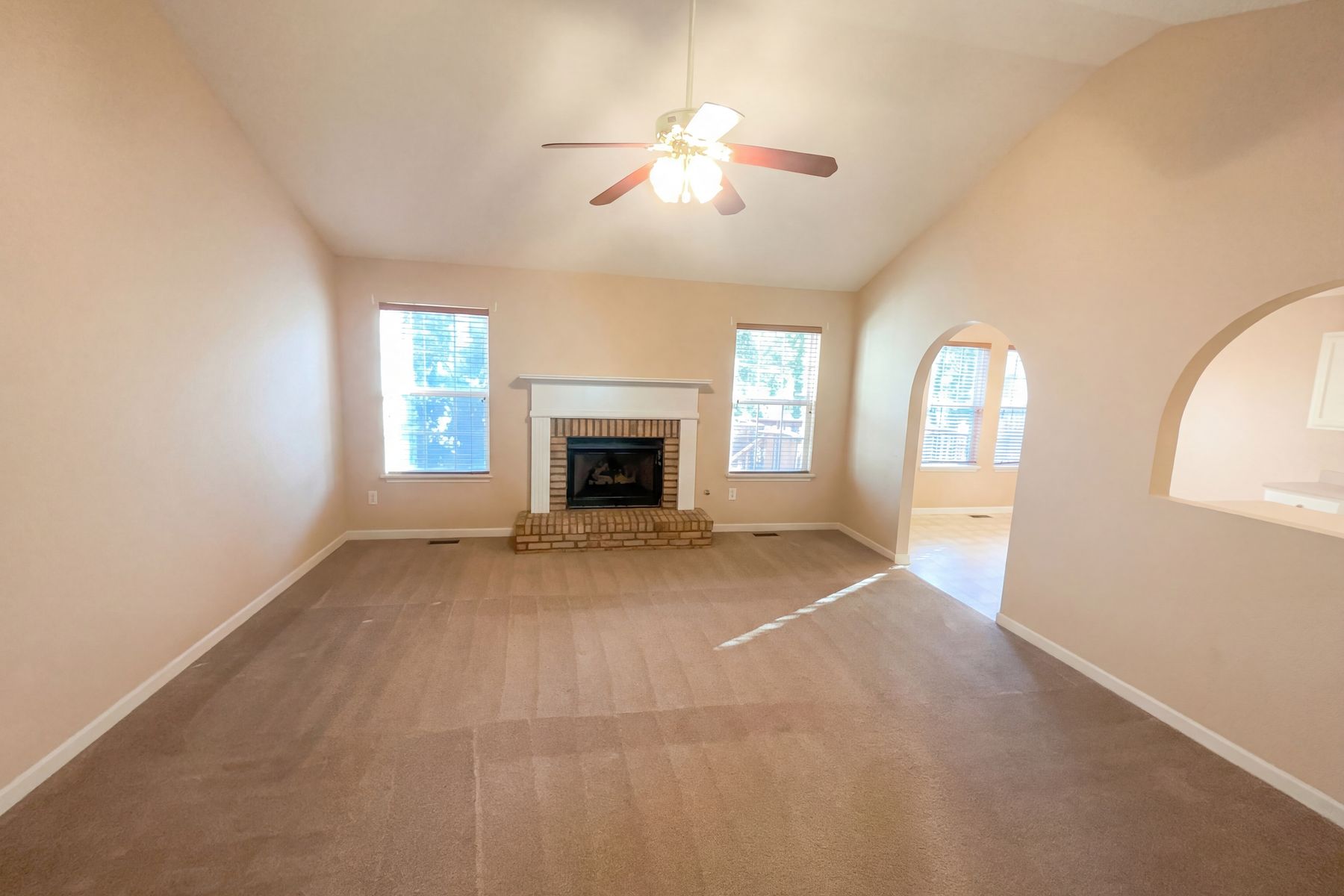 Property photo 3 of 3062 Crest Ridge Cir SW