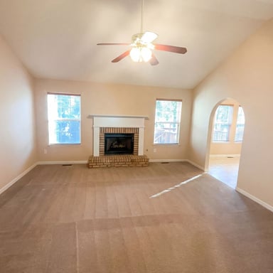Property photo 3 of 3062 Crest Ridge Cir SW