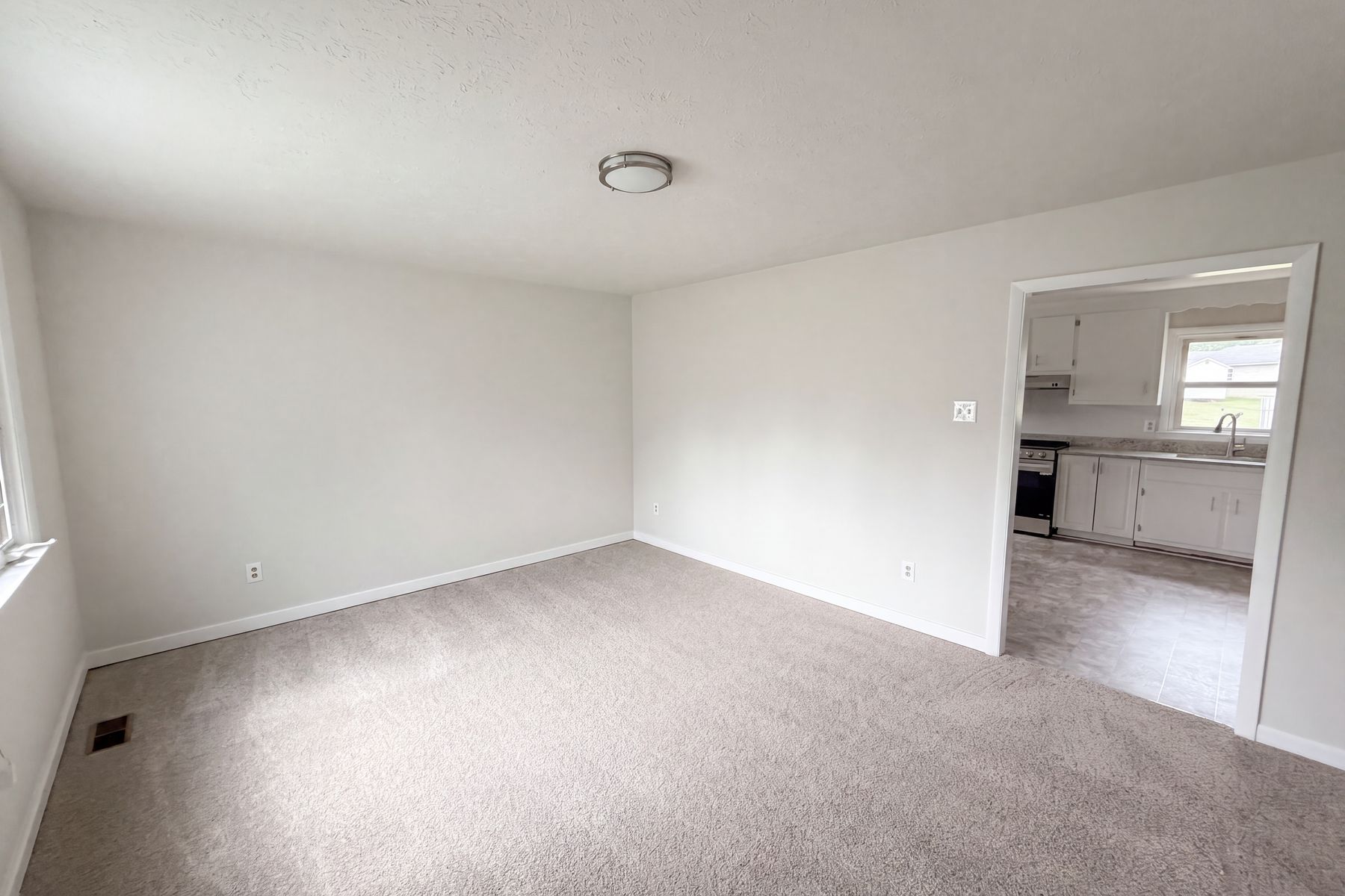 Property photo 3 of 7397 Shady Grove Rd