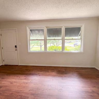 Property photo 3 of 242 Kingswood Dr