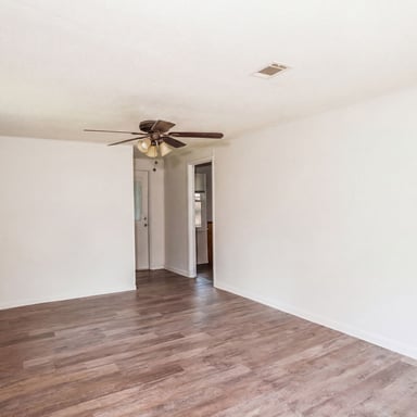 Property photo 3 of 733 Sutton St