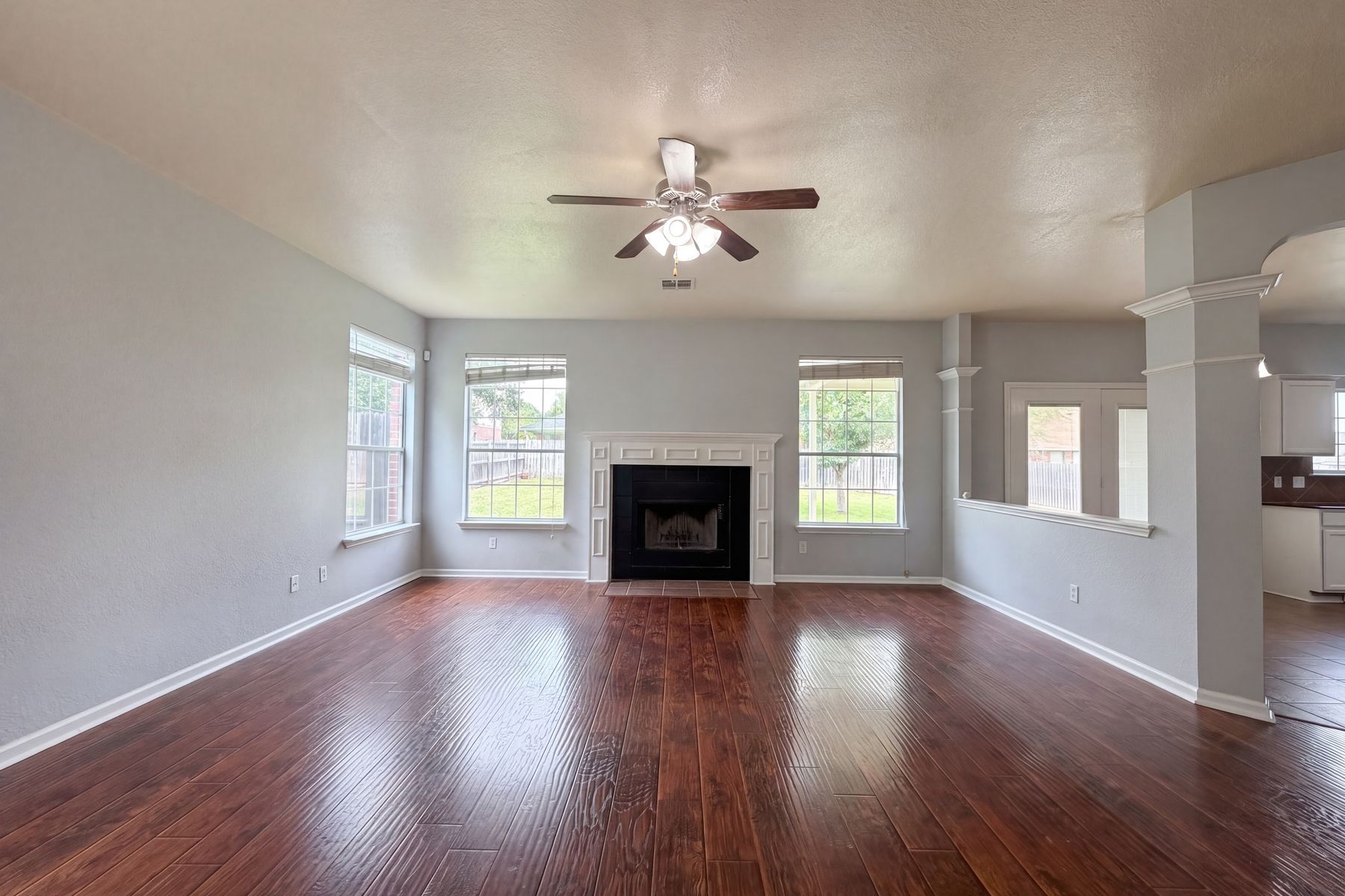 Property photo 3 of 313 Crowfoot Dr