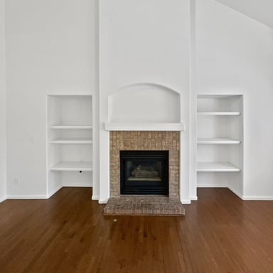 Property photo 3 of 9115 W Hinsdale Pl