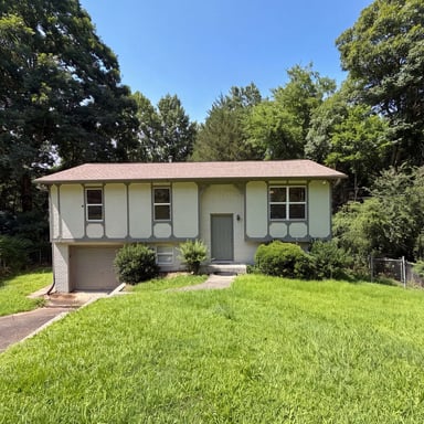 Property photo 1 of 3108 Cobblestone Dr